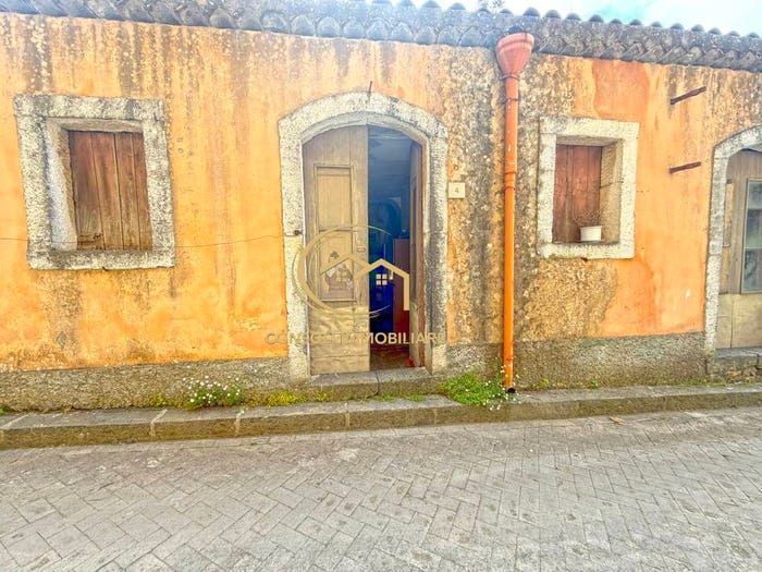 Casa trilocale in vendita in Vico dei Castagni, Linguaglossa