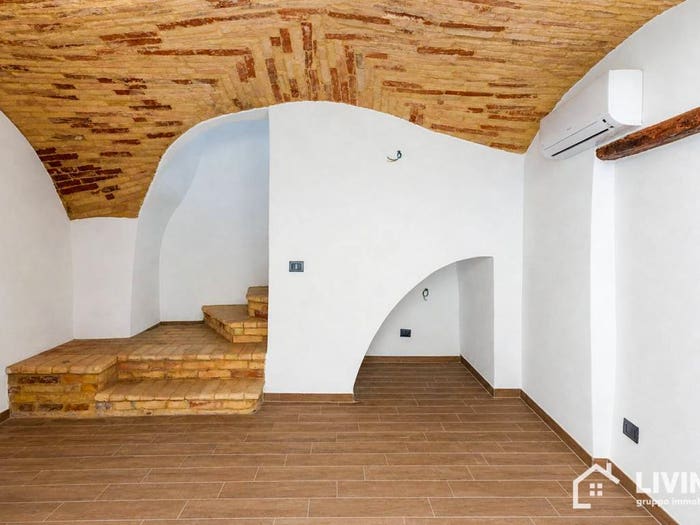 Appartamento quadrilocale in vendita in Vico Basiliano, Centro, Città Sant'Angelo