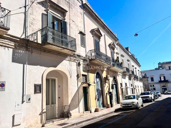 Appartamento quadrilocale in affitto in Via Caracciolo, Centro, Galatina