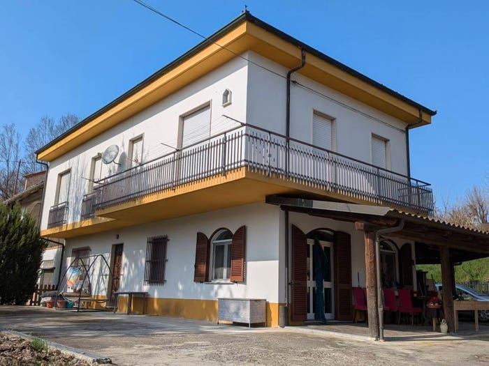 Casa con 6 locali in vendita in Piano Molini D'Isola, Isola d'Asti