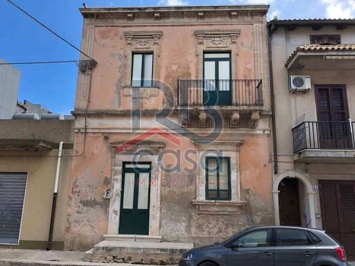 Casa quadrilocale in vendita in Via Giacomo Matteotti, Centro, Ispica