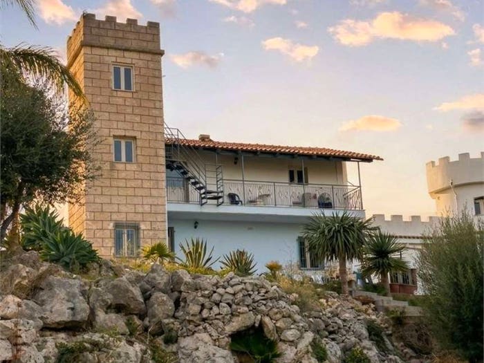 Casa con 6 locali in vendita in Traversa Case Nuove, Monasteri, Siracusa