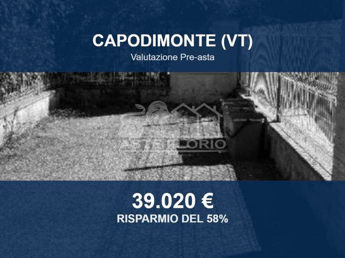 Appartamento trilocale in vendita in Via Isola Martana snc, Capodimonte