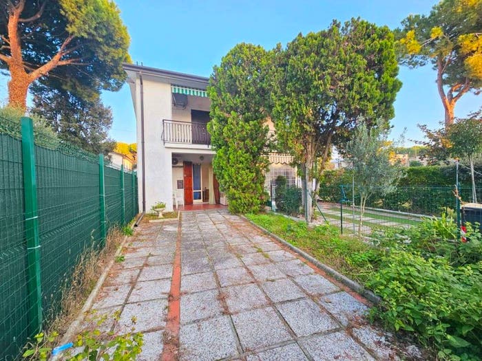Appartamento trilocale in vendita in Via Ulivi, Lido degli Estensi, Comacchio