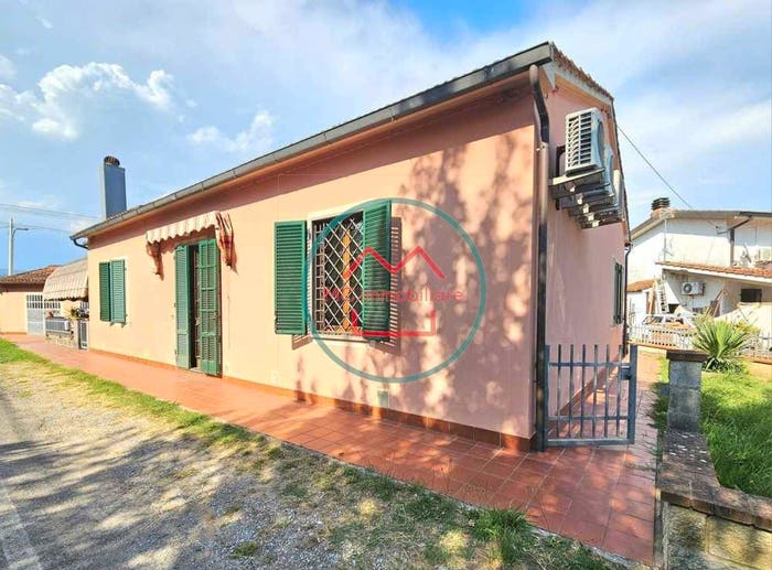 Casa quadrilocale in vendita in Via Tavolaia, Buggiano