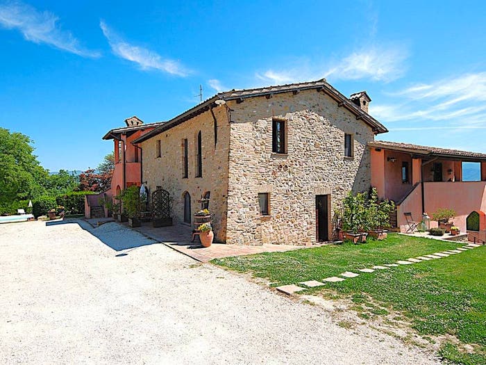 Casa con 6 locali in vendita in Viale Martiri della Resistenza, Centro, Castel Ritaldi