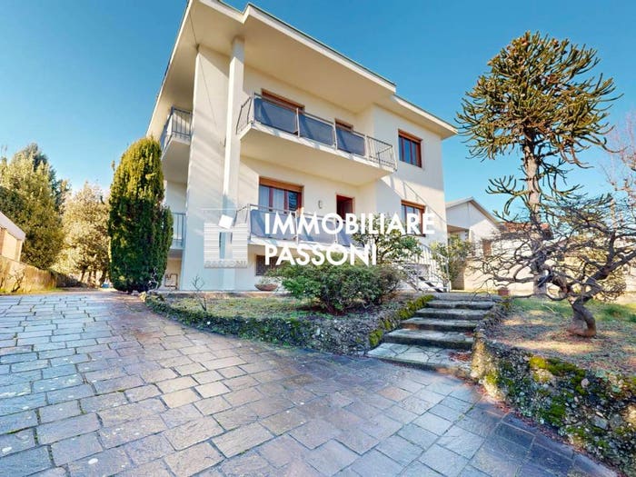 Casa con 6 locali in vendita in Via Roma, Fagnano Olona