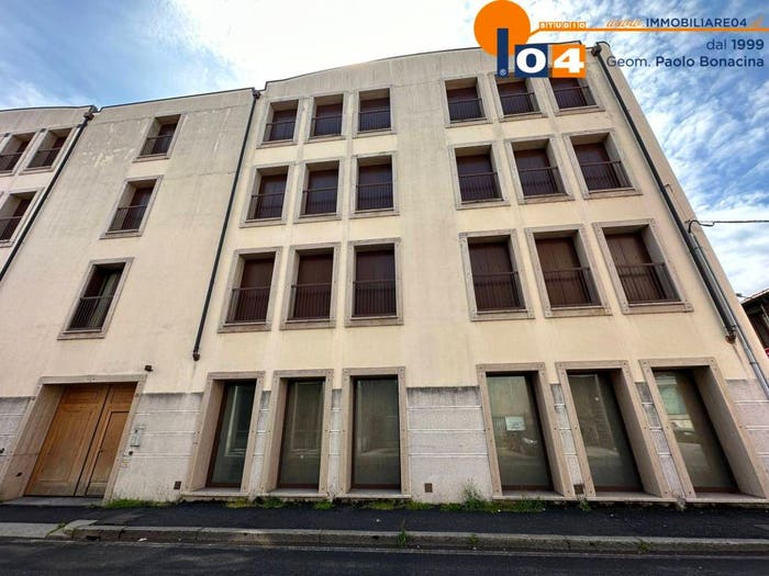 Appartamento quadrilocale in vendita in Corso Roma, Cesano Maderno