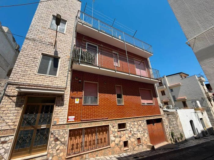 Appartamento quadrilocale in vendita in Via Sebastopoli, Centro, Ginosa