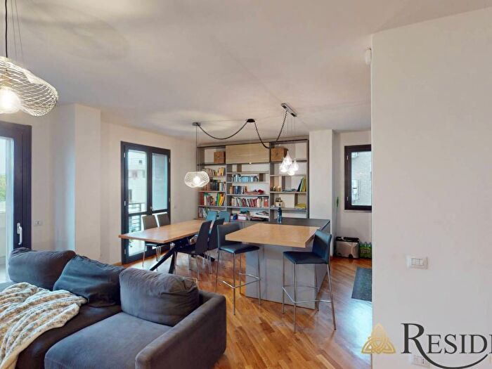 Appartamento quadrilocale in vendita in Via Giana Anguissola, Ardeatino Montagnola, Roma