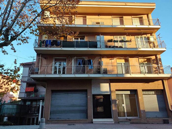 Appartamento trilocale in vendita in Centro, Camporosso