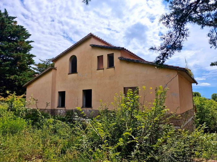 Casa con 6 locali in vendita in via cucicchi, Centro, Montecchio
