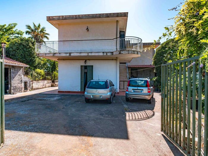 Casa con 6 locali in vendita in Via Trainara, Mascali