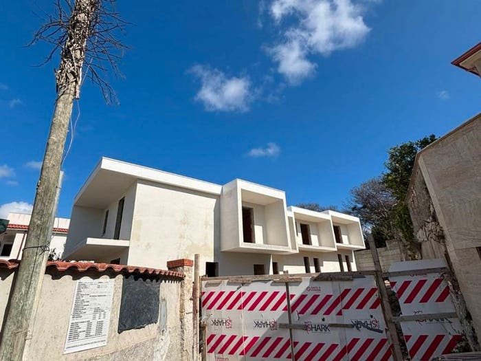 Casa con 5 locali in vendita in Viale dei Tulipani, Pinetamare, Castel Volturno