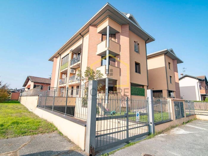 Appartamento trilocale in vendita in Via Traviganti, Centro, Giussago