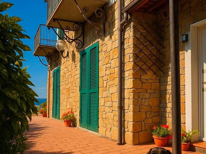 Casa con 6 locali in vendita in Montenero, Bordighera