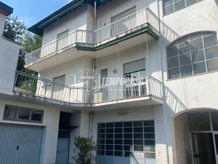 Casa con 6 locali in vendita in Via BELVEDERE, Centro, Lomazzo