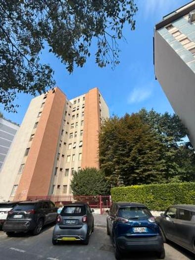 Appartamento quadrilocale in vendita in Viale Famagosta, Famagosta, Milano