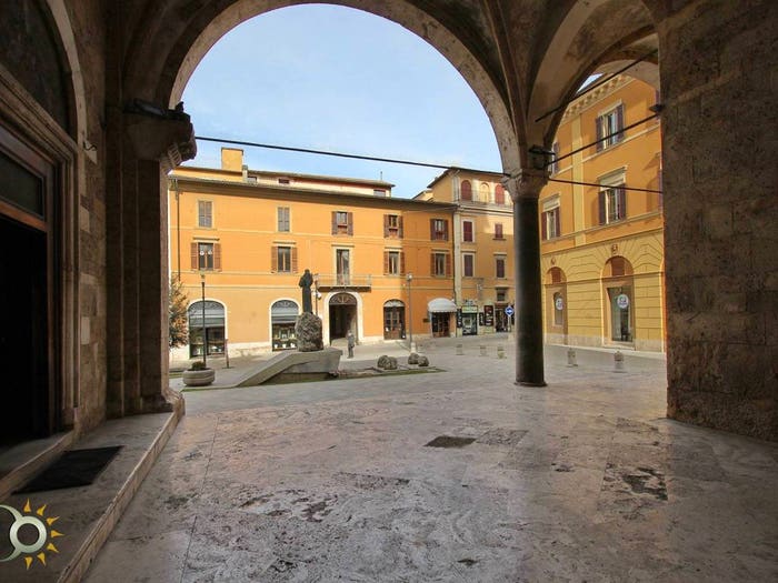 Appartamento con 5 locali in vendita in Via Cintia, Rieti