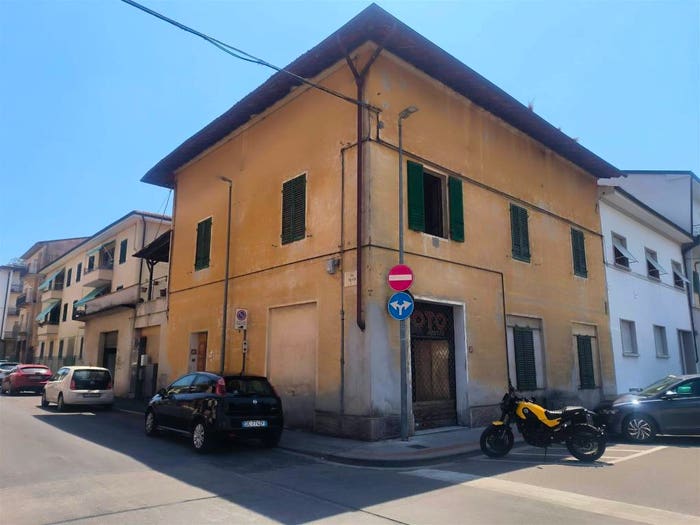 Casa con 6 locali in vendita in piazza della libertà, Centro, Certaldo