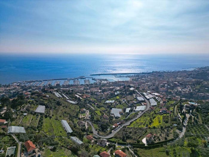 Casa con 6 locali in vendita in Strada Villetta, Verezzo, Sanremo