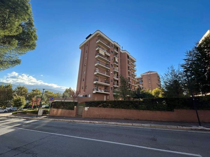 Appartamento trilocale in vendita in Via Adige, Roges, Rende