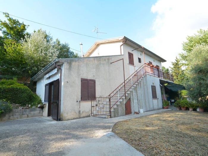 Casa quadrilocale in vendita in Sant'Angelo dei Lombardi