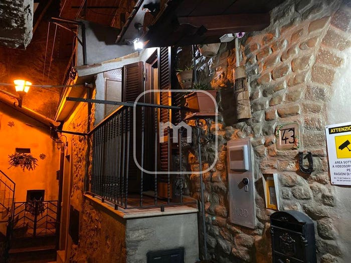 Appartamento trilocale in vendita in Via del Carmine, Centro, Paliano