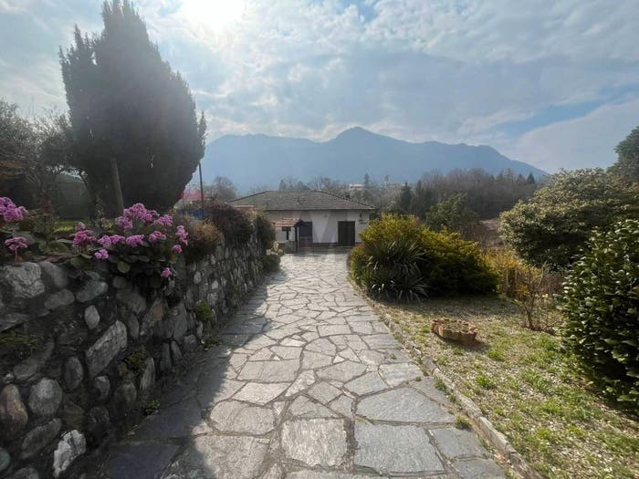 Casa con 6 locali in vendita in Via per Nasca, Castello, Castelveccana