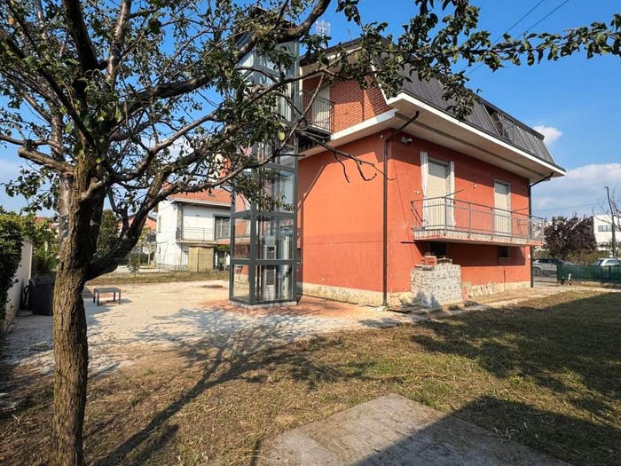 Casa con 6 locali in vendita in Via Rusca, Nichelino