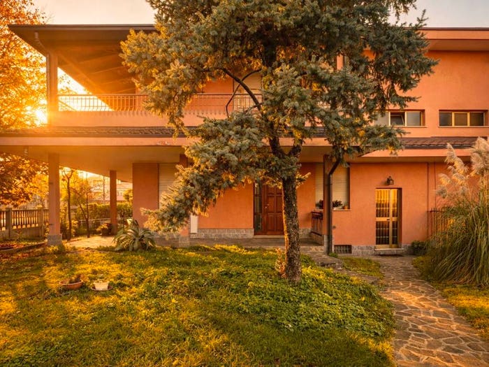 Casa con 6 locali in vendita in Via Libertà, Centro, Muggiò