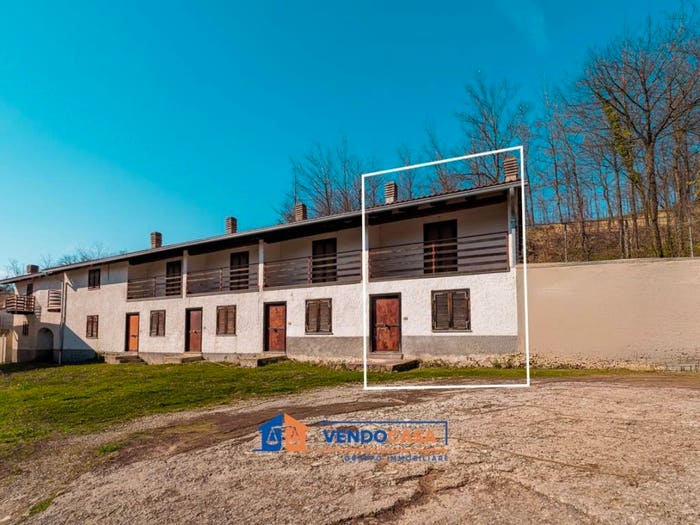 Casa con 6 locali in vendita in Frazione Rea, Murazzano