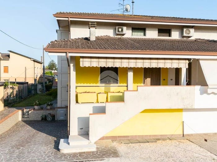 Casa quadrilocale in vendita in Via Colombina, Buscoldo, Curtatone