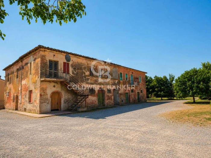 Casa con 6 locali in vendita in Via del Santo, Montepulciano