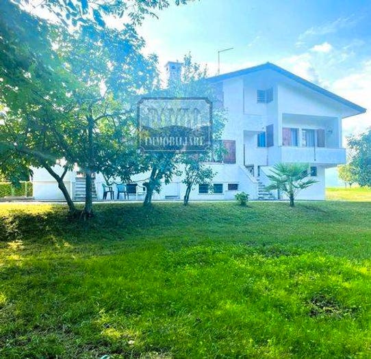Casa con 6 locali in vendita in Centro, Nervesa della Battaglia