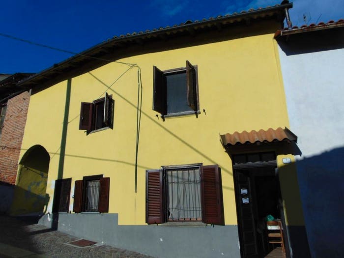 Casa trilocale in vendita in Via Settembre, Centro, Mombaruzzo