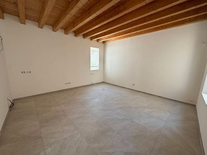 Casa con 5 locali in vendita in Piazza della Repubblica, Centro, Concordia sulla Secchia