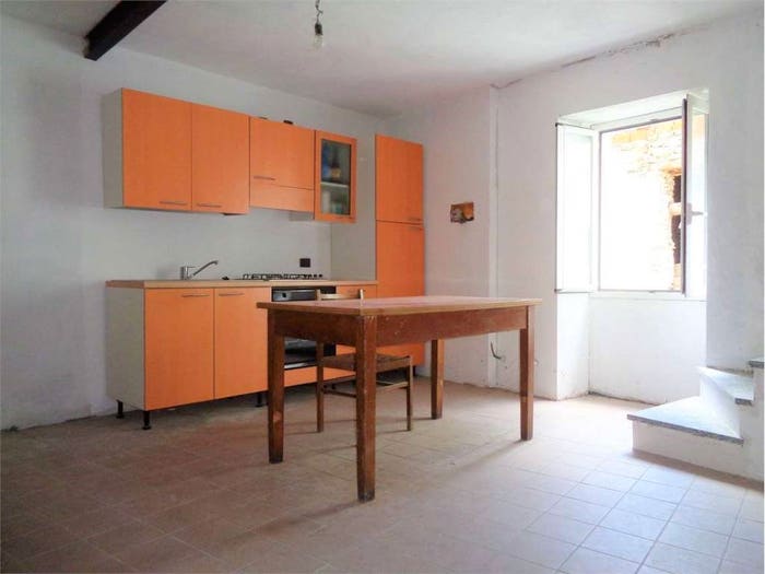 Appartamento quadrilocale in vendita in Via Aleramo, Ormea