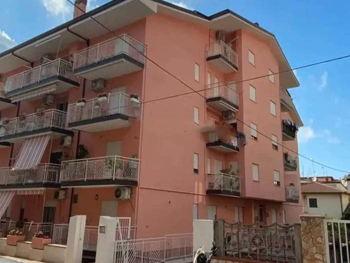 Casa quadrilocale in vendita in Via Lava Gaenza, Centro, Amantea