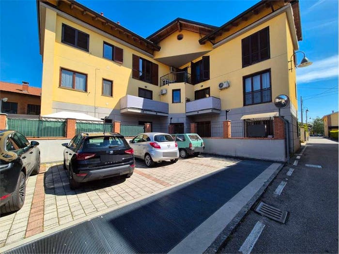 Appartamento trilocale in vendita in Via Cristoforo Colombo, Fenegrò