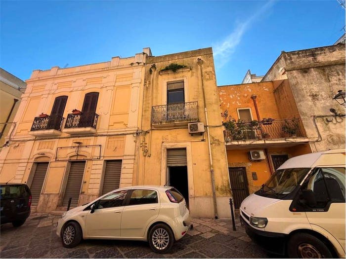 Casa quadrilocale in vendita in Via Piertommaso Santabarbara, Centro Storico, Brindisi