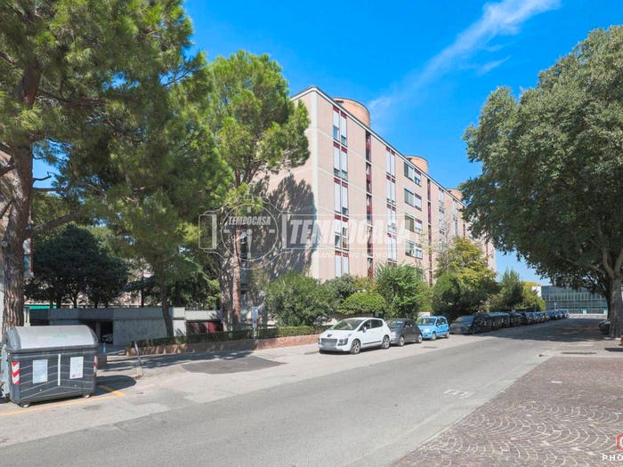Appartamento con 5 locali in vendita in Via Ferrara, Mazzini Fossolo, Bologna