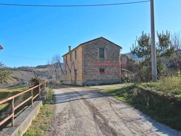 Casa trilocale in vendita in Ctr San Salvatore, Santa Vittoria in Matenano