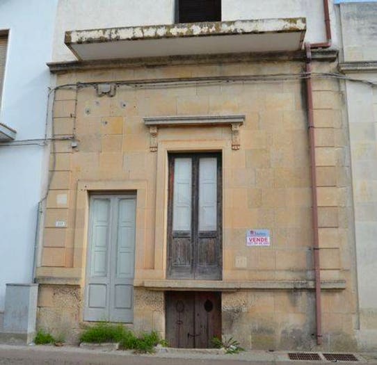 Casa con 5 locali in vendita in Via Indipendenza, Muro Leccese