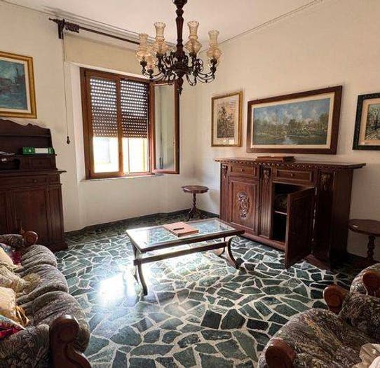 Appartamento con 5 locali in vendita in Centro, Piombino