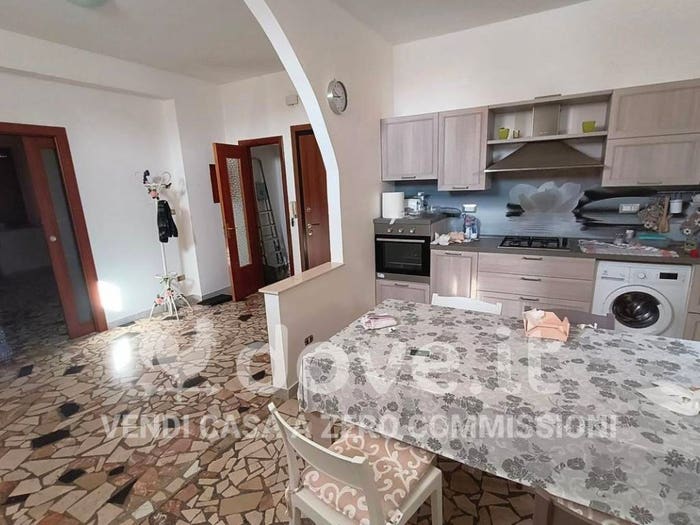 Appartamento quadrilocale in vendita in Via Regina Elena, Crispiano