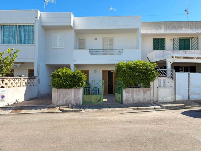 Appartamento trilocale in vendita in Via Sparta, San Foca, Melendugno