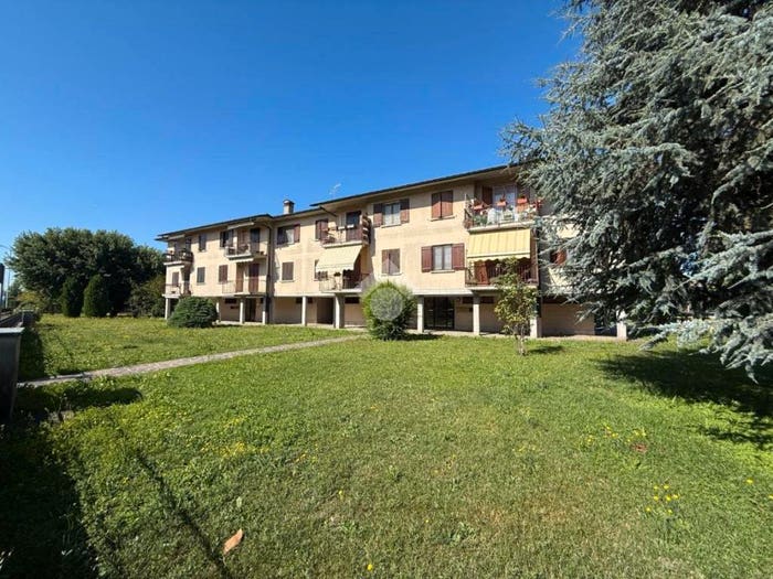 Appartamento trilocale in vendita in Via Tommasone, Centro, Pandino