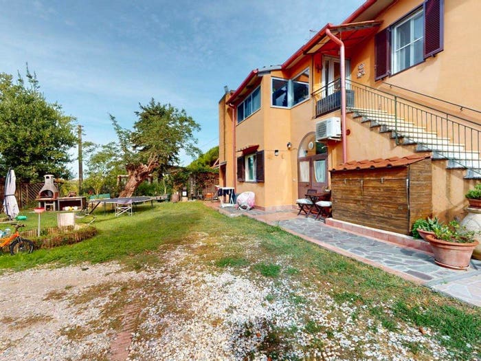 Appartamento con 6 locali in vendita in Via Fonte della Puzzolente, Cisternino, Livorno