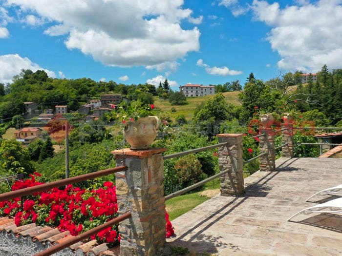 Casa con 6 locali in vendita in Strada Provinciale di San Pellegrino in Alpe, Castiglione di Garfagnana